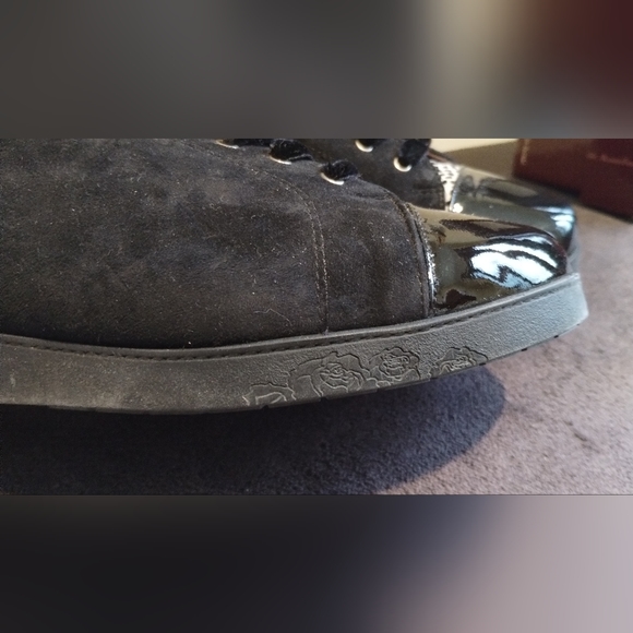 NWT BeautiFeel Ivory/Black Velvet Suede lux trainer shoes, Italian leather. - Picture 9 of 15